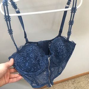 Victoria’s Secret lace BRALETTE 34D